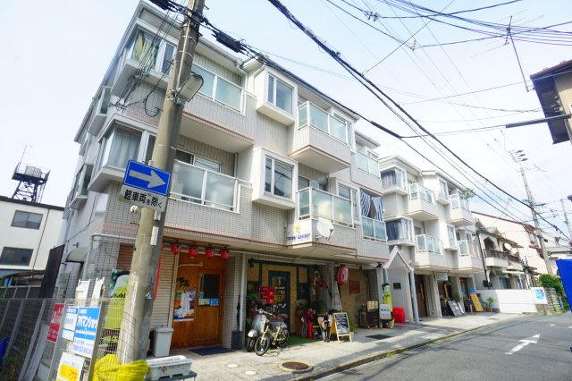 奈良市法華寺町の賃貸マンションの外観