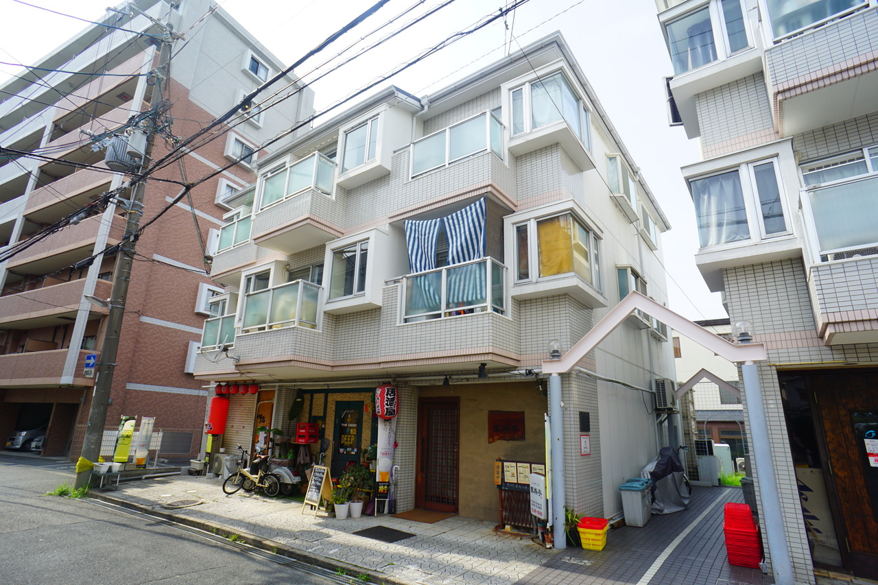 奈良市法華寺町の賃貸マンションの駐車場