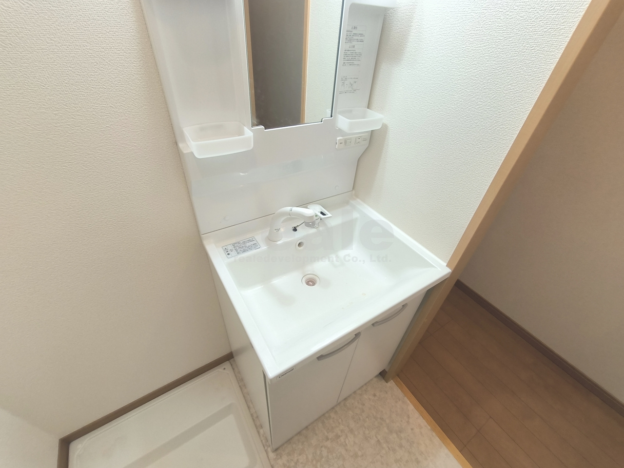 三鷹市新川６丁目の賃貸マンションの洗面所