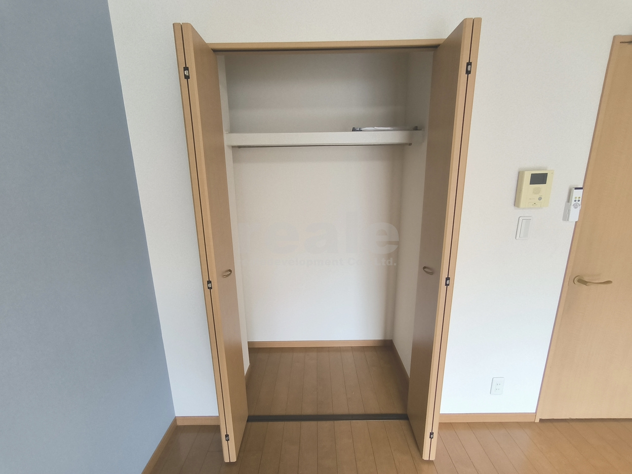 三鷹市新川６丁目の賃貸マンションの収納