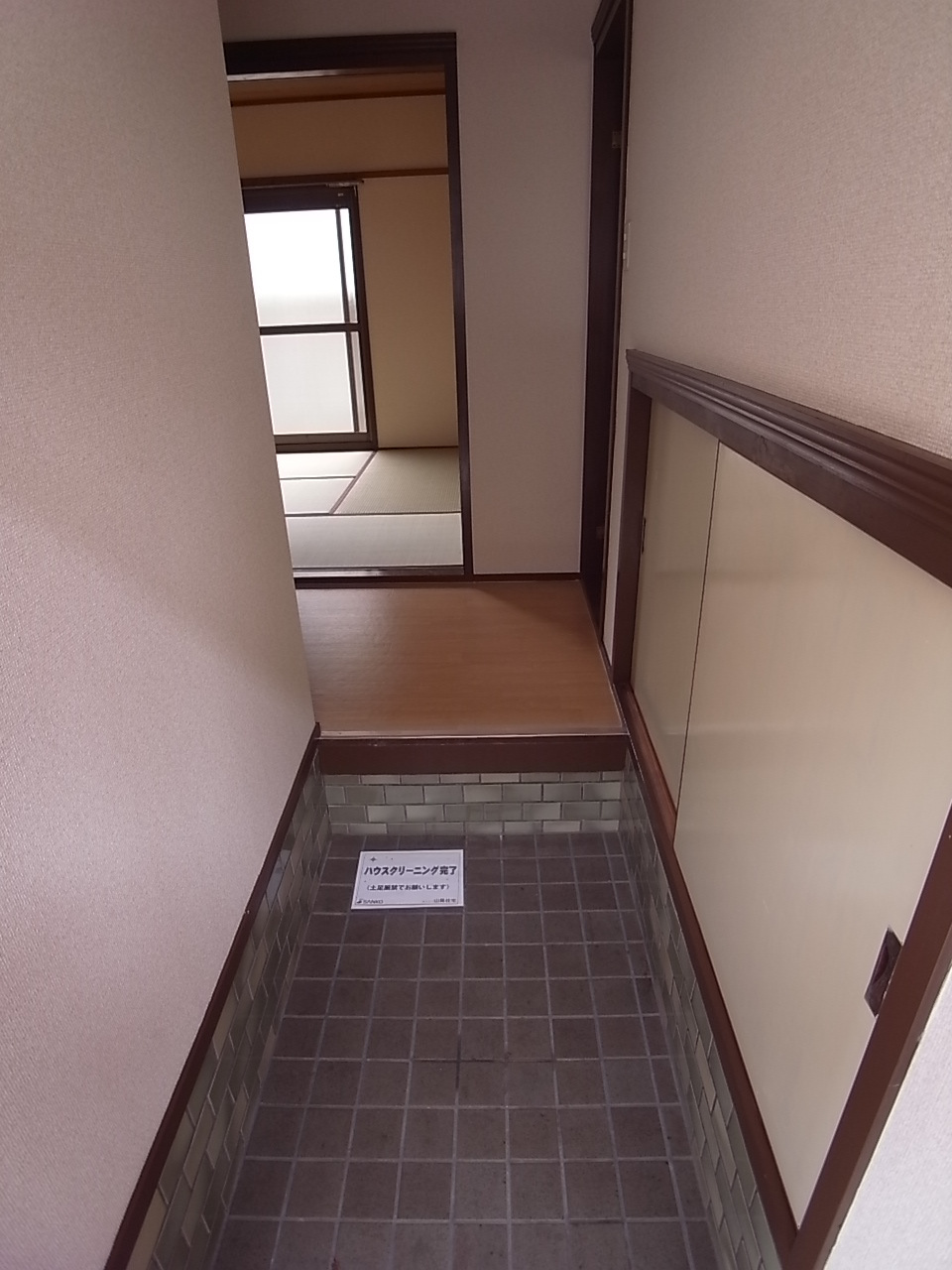 田口マンションの玄関