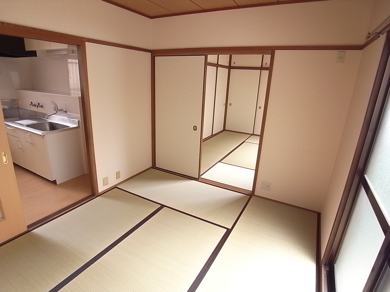 田口マンションの洋室