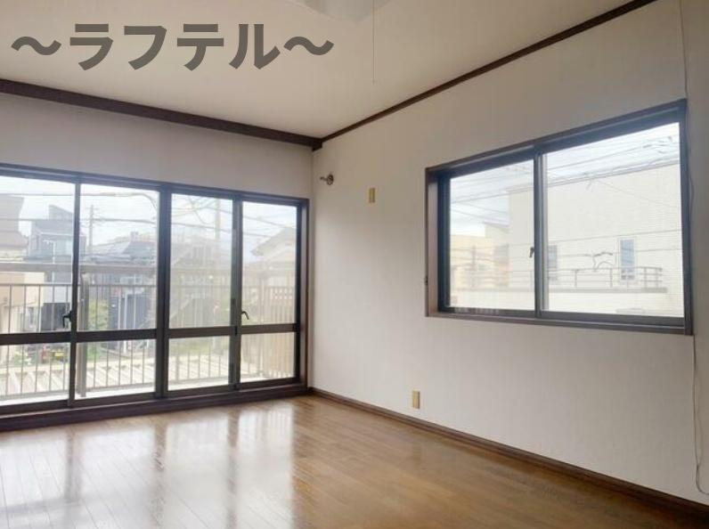 ⼊間市東藤沢⼾建ての洋室
