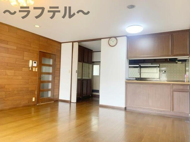 ⼊間市東藤沢⼾建ての居間・リビング