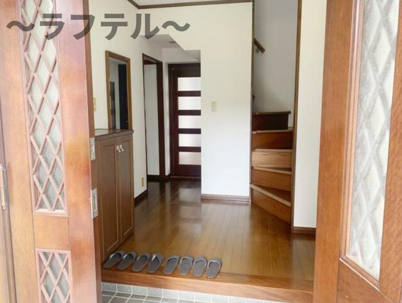 ⼊間市東藤沢⼾建ての玄関