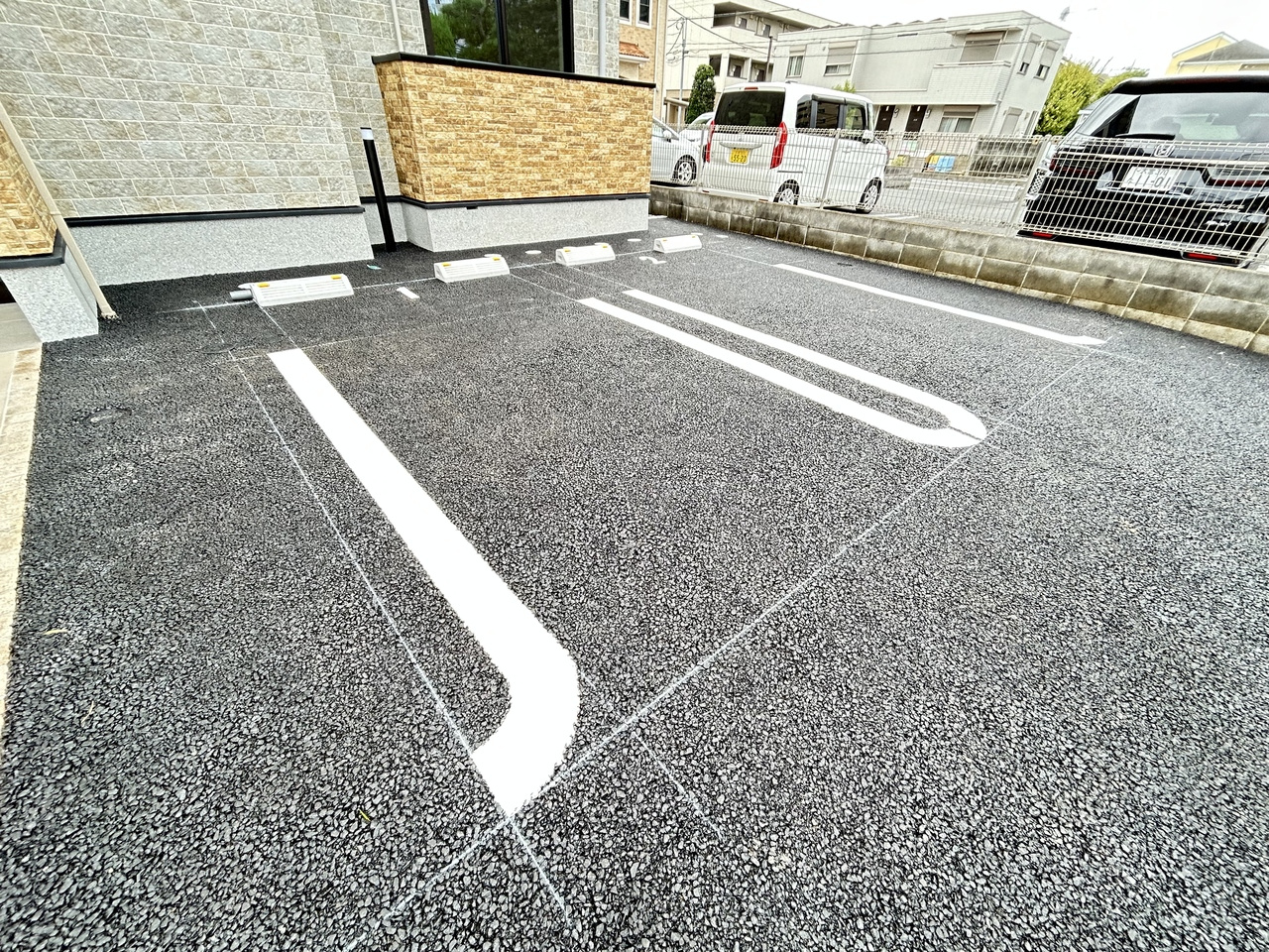 プラシードの駐車場