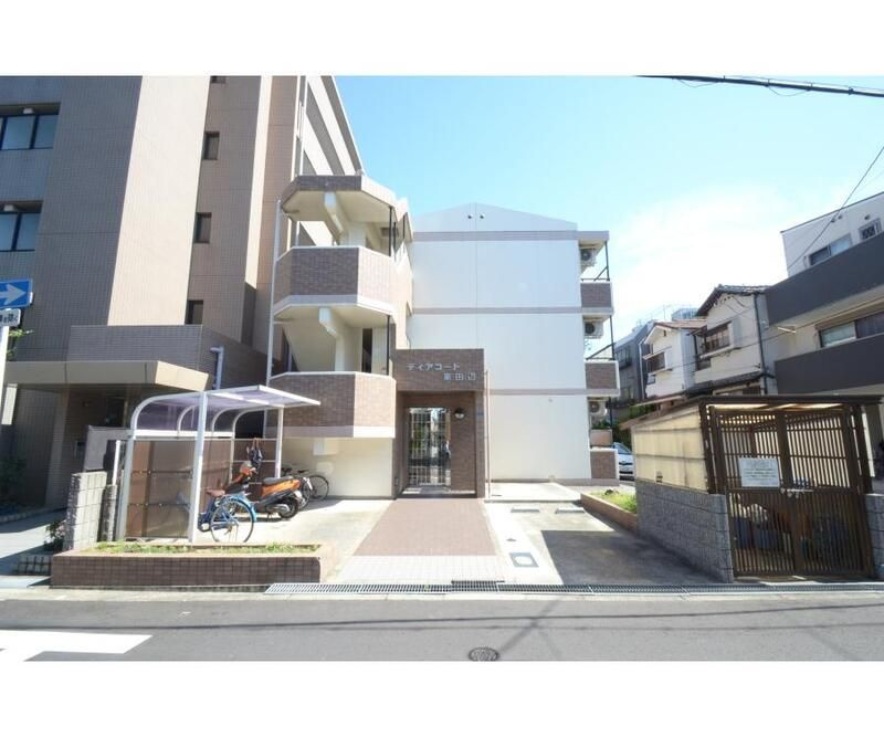 ディアコート東田辺のエントランス