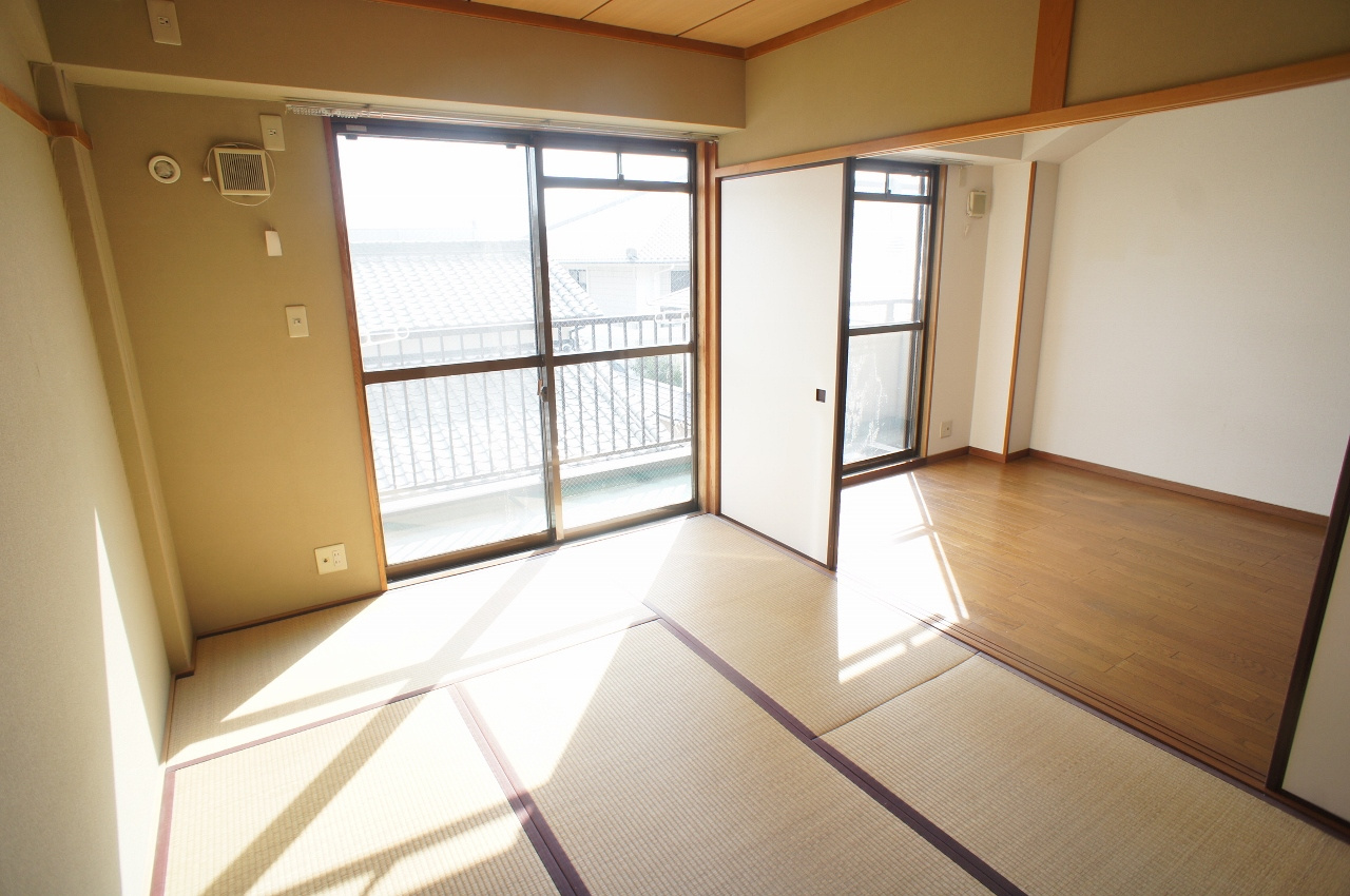 天理市田井庄町の賃貸マンションの和室