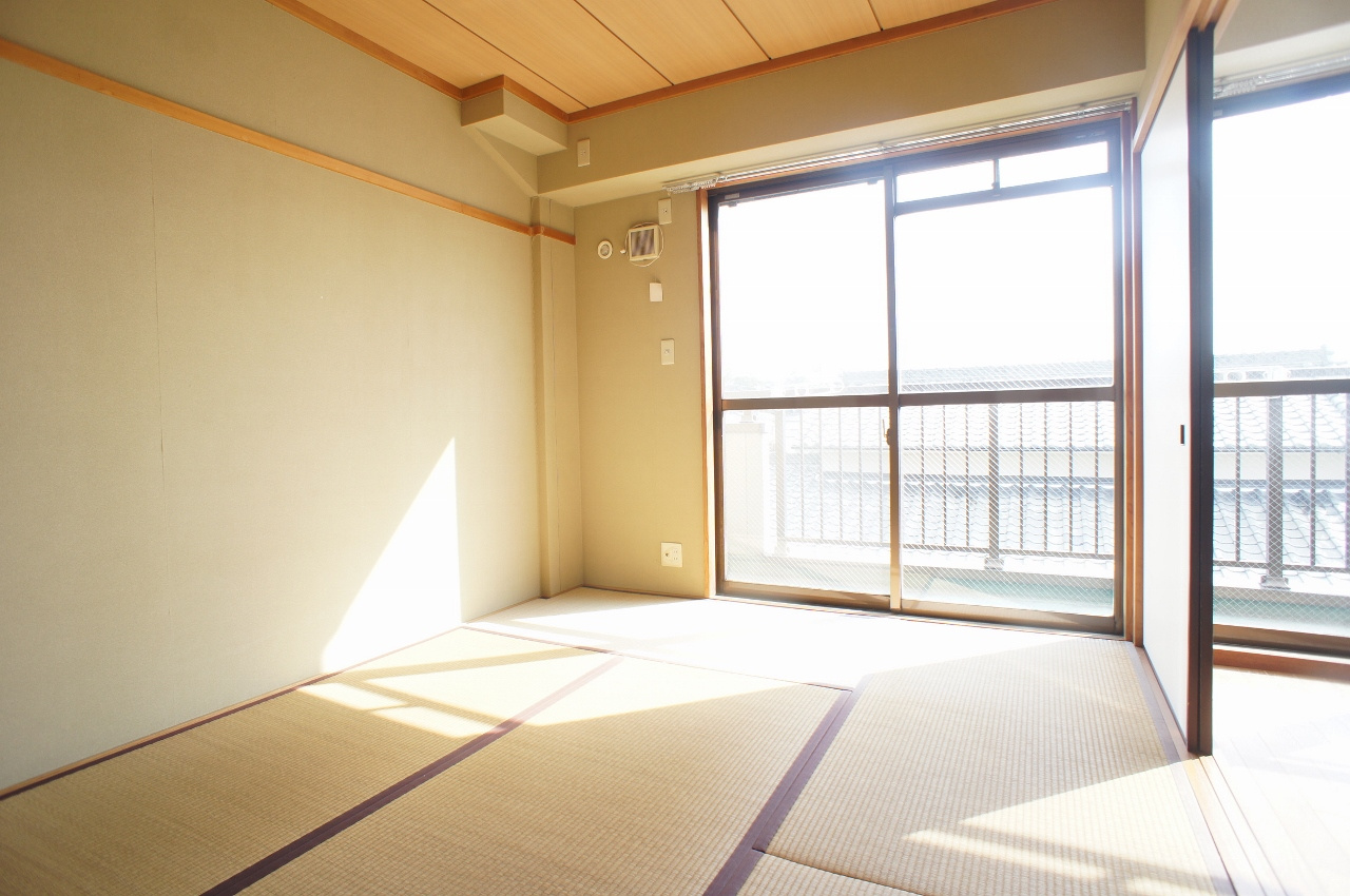 天理市田井庄町の賃貸マンションの和室