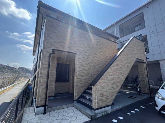 ピュアハウス（学園前店）の外観