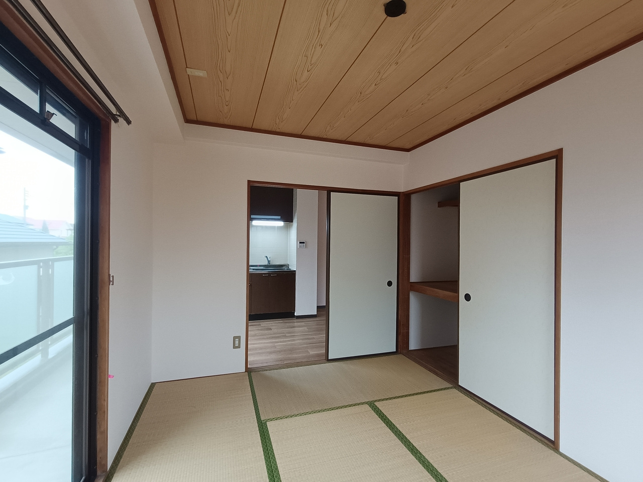 相楽郡精華町光台６丁目のアパートの和室