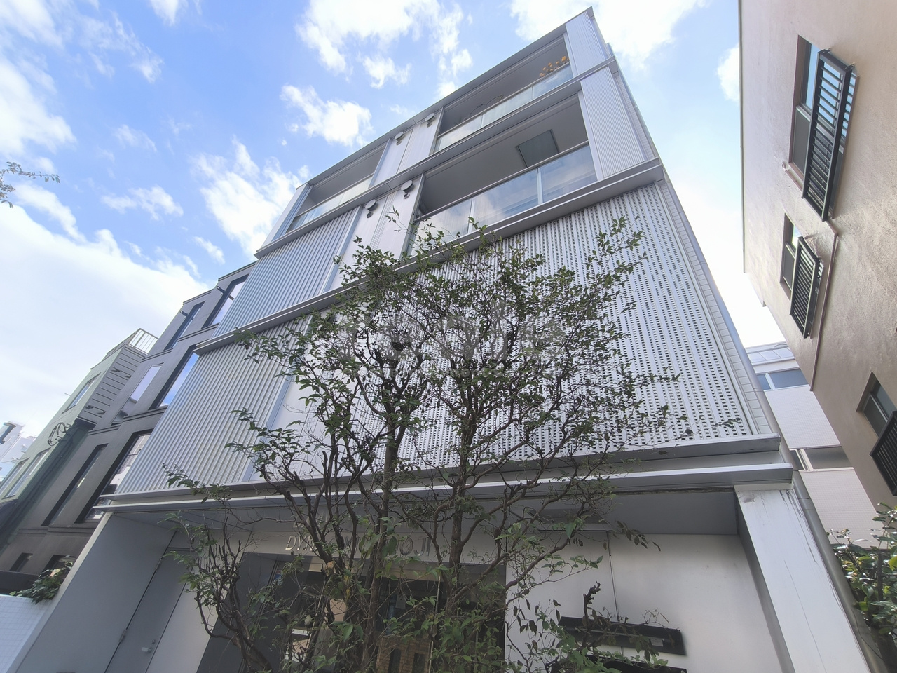 武蔵野市吉祥寺南町２丁目の賃貸マンションの外観