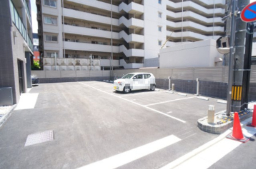 ラヴィーナ奈良の駐車場