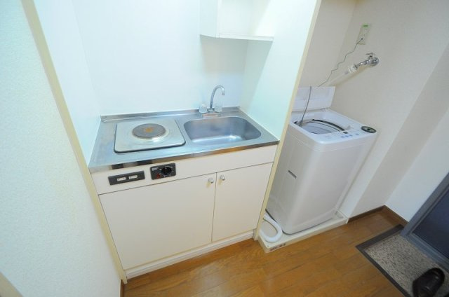レオパレス冨田のキッチン|電気コンロ