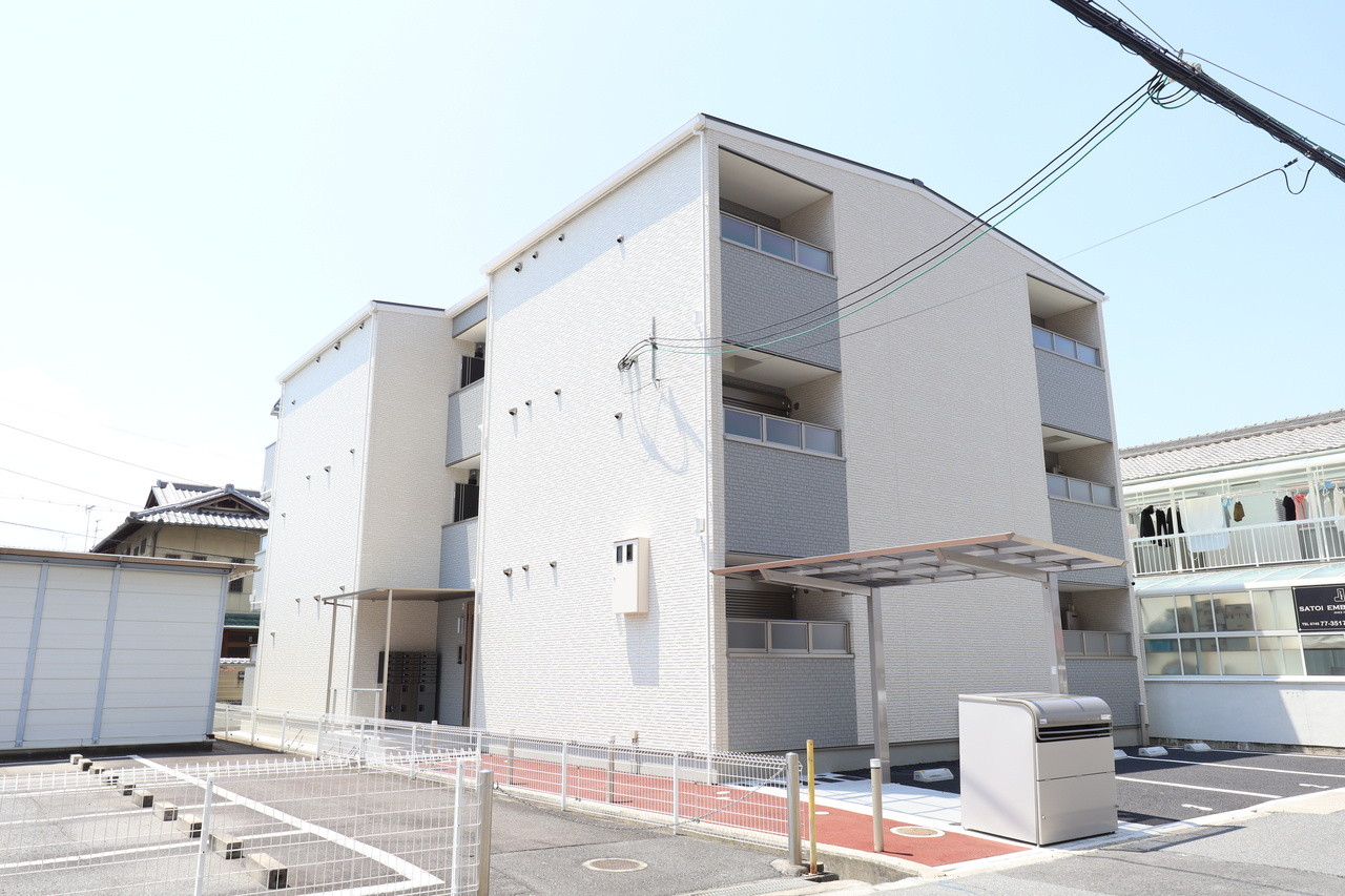 クレアール五位堂のエントランス
