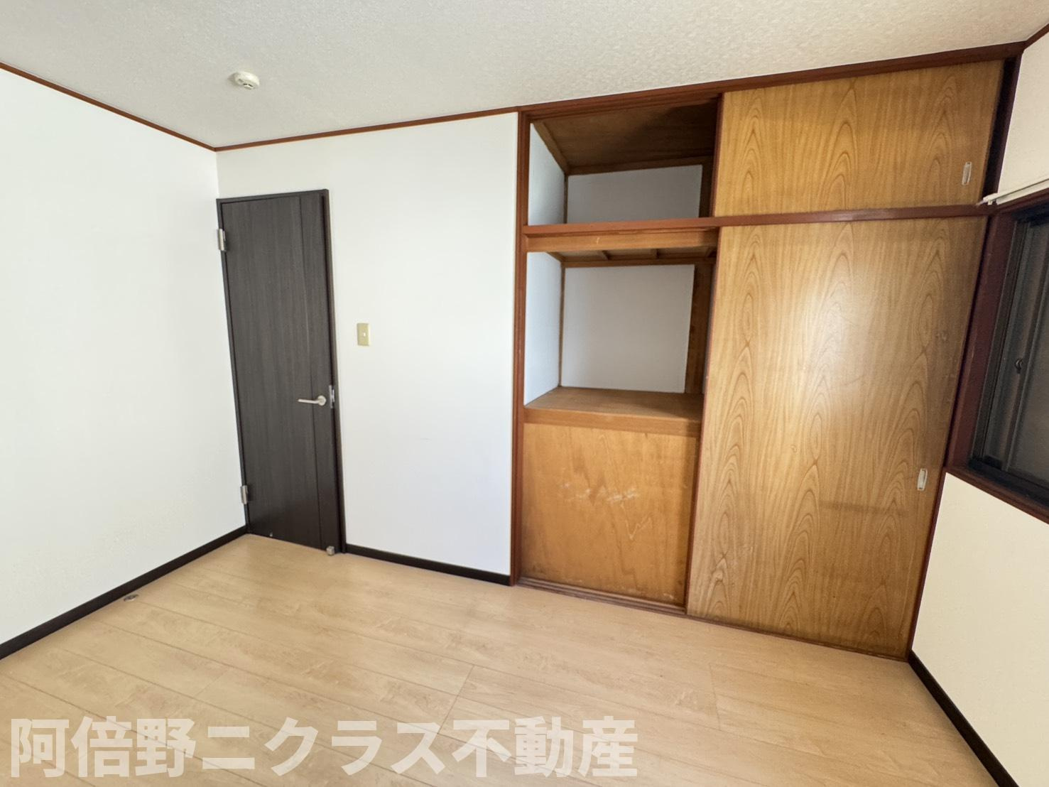松原市小川５丁目貸家の収納