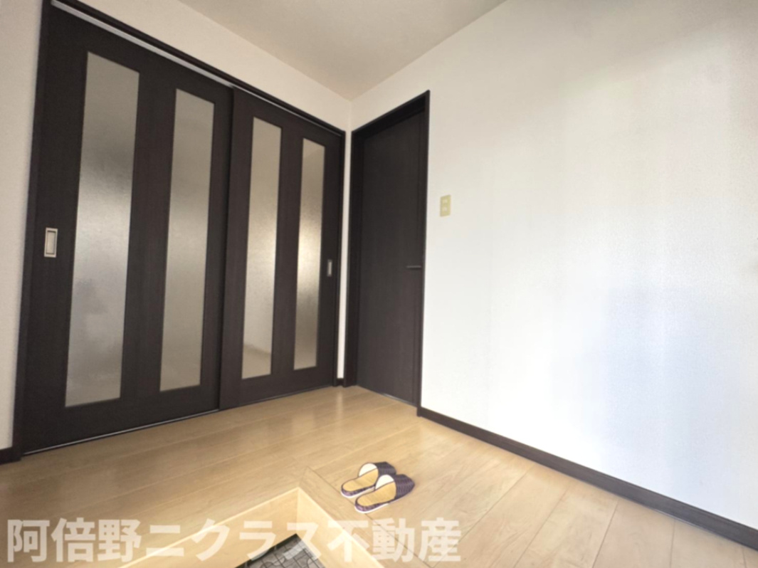 松原市小川５丁目貸家の玄関
