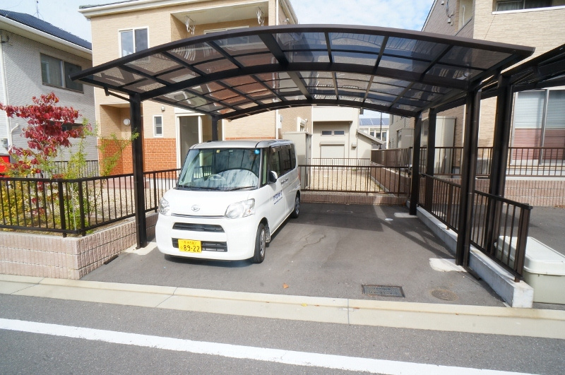 天川様一戸建の駐車場