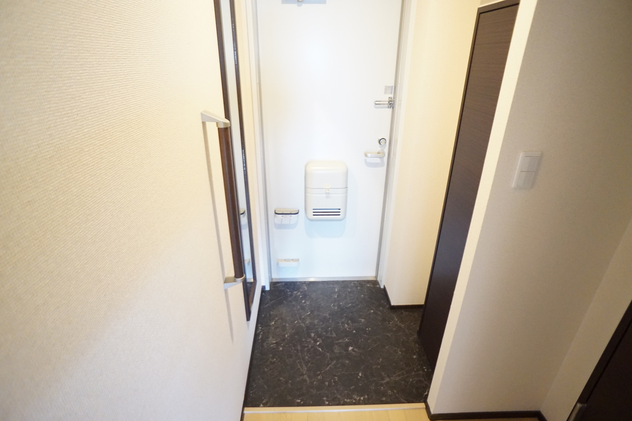 クレイノカンナの玄関