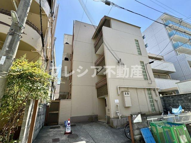 青葉ハイツの外観