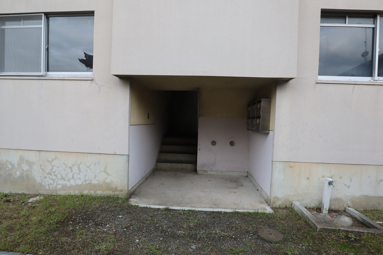 本多マンションのエントランス