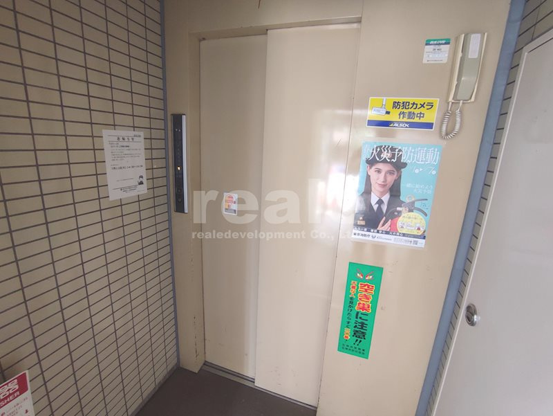 練馬区関町南３丁目の賃貸マンションのエントランス