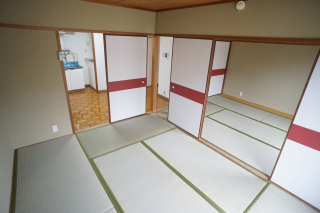 ハイツ小嶋の洋室