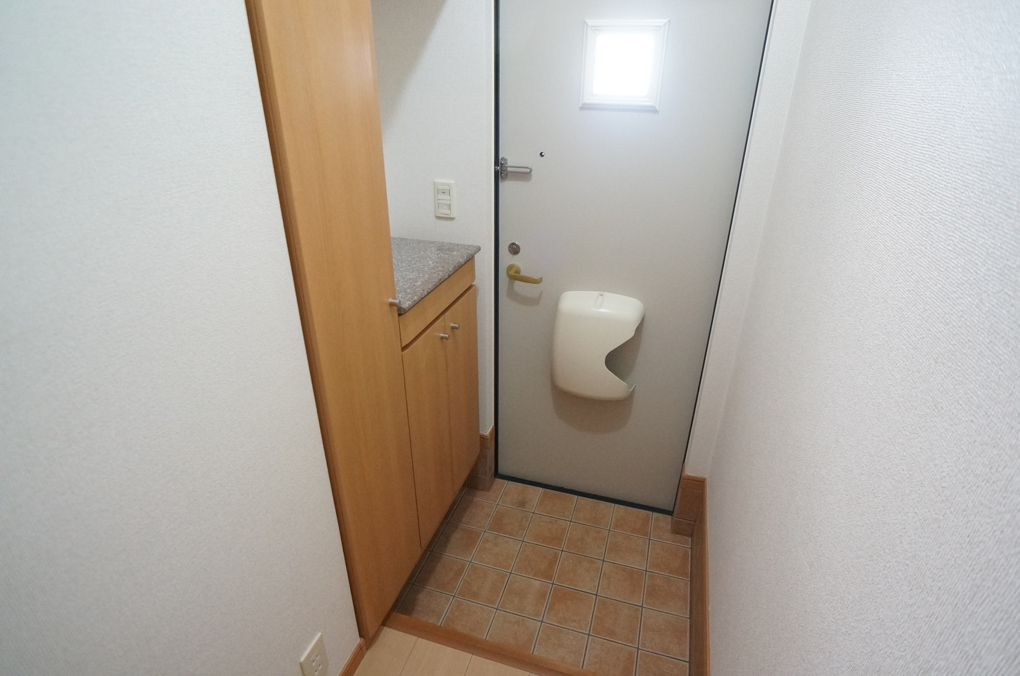 イーハトーヴ　勝根Ａ棟の玄関