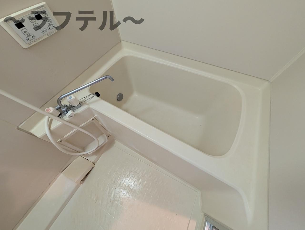 所沢市東狭山ケ丘２丁目のアパートの浴室