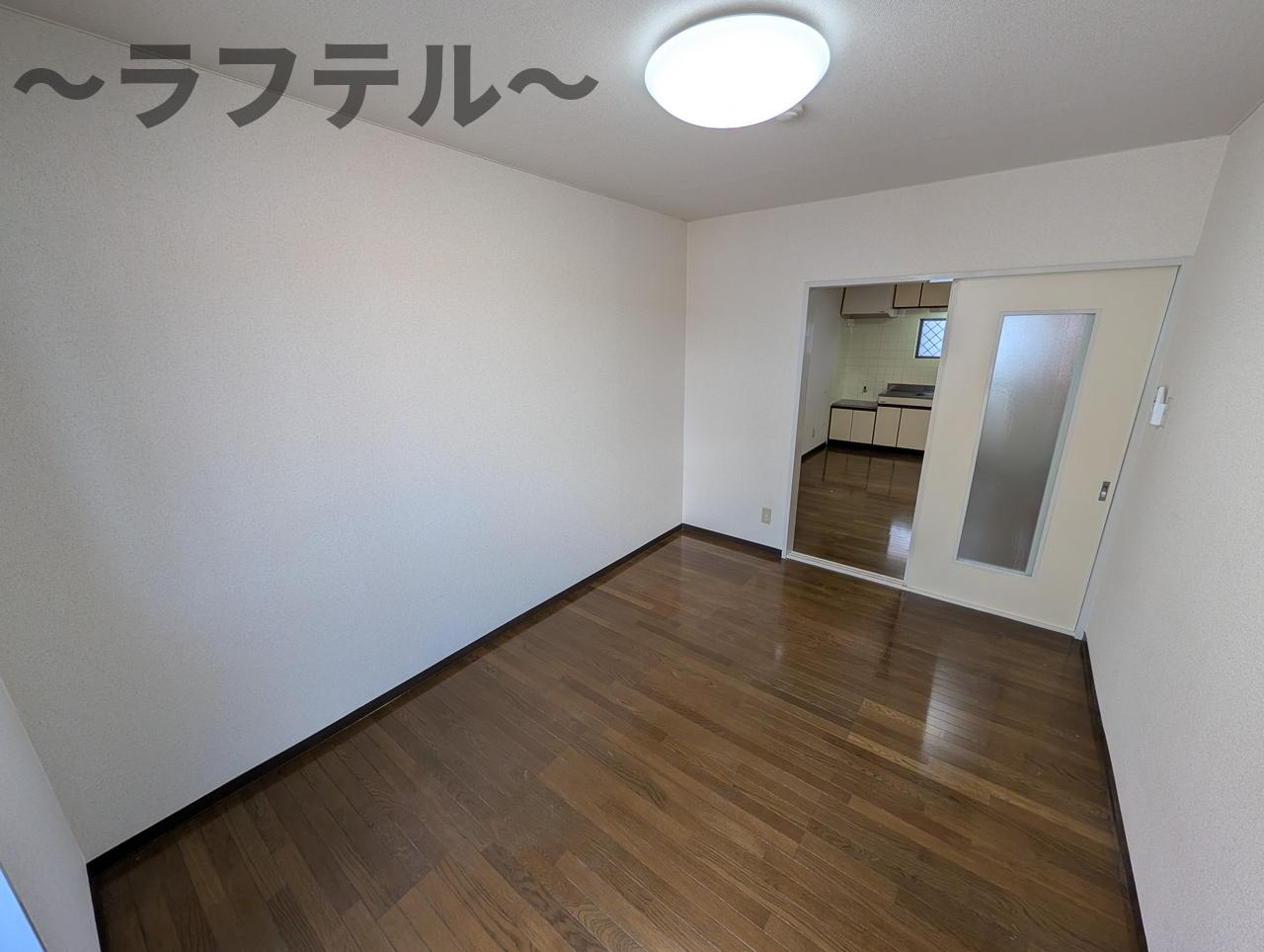 所沢市東狭山ケ丘２丁目のアパートの洋室