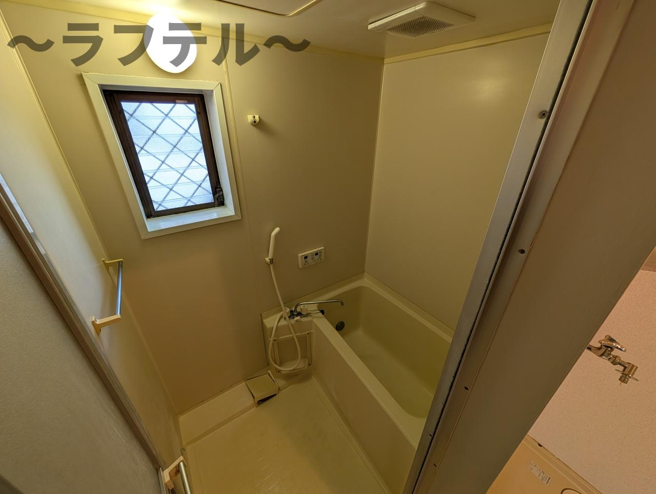 所沢市東狭山ケ丘２丁目のアパートの浴室