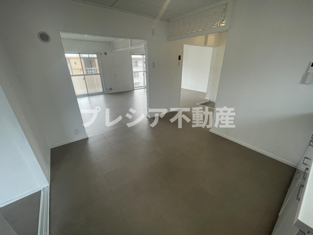 青山台住宅60号棟の居間・リビング