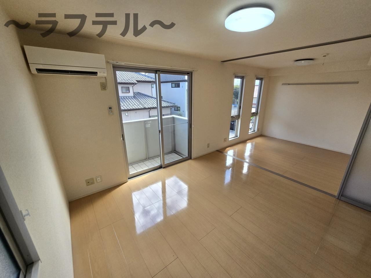 ヴェラハイツ神明の洋室