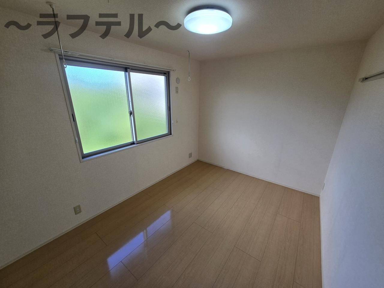 ヴェラハイツ神明の洋室