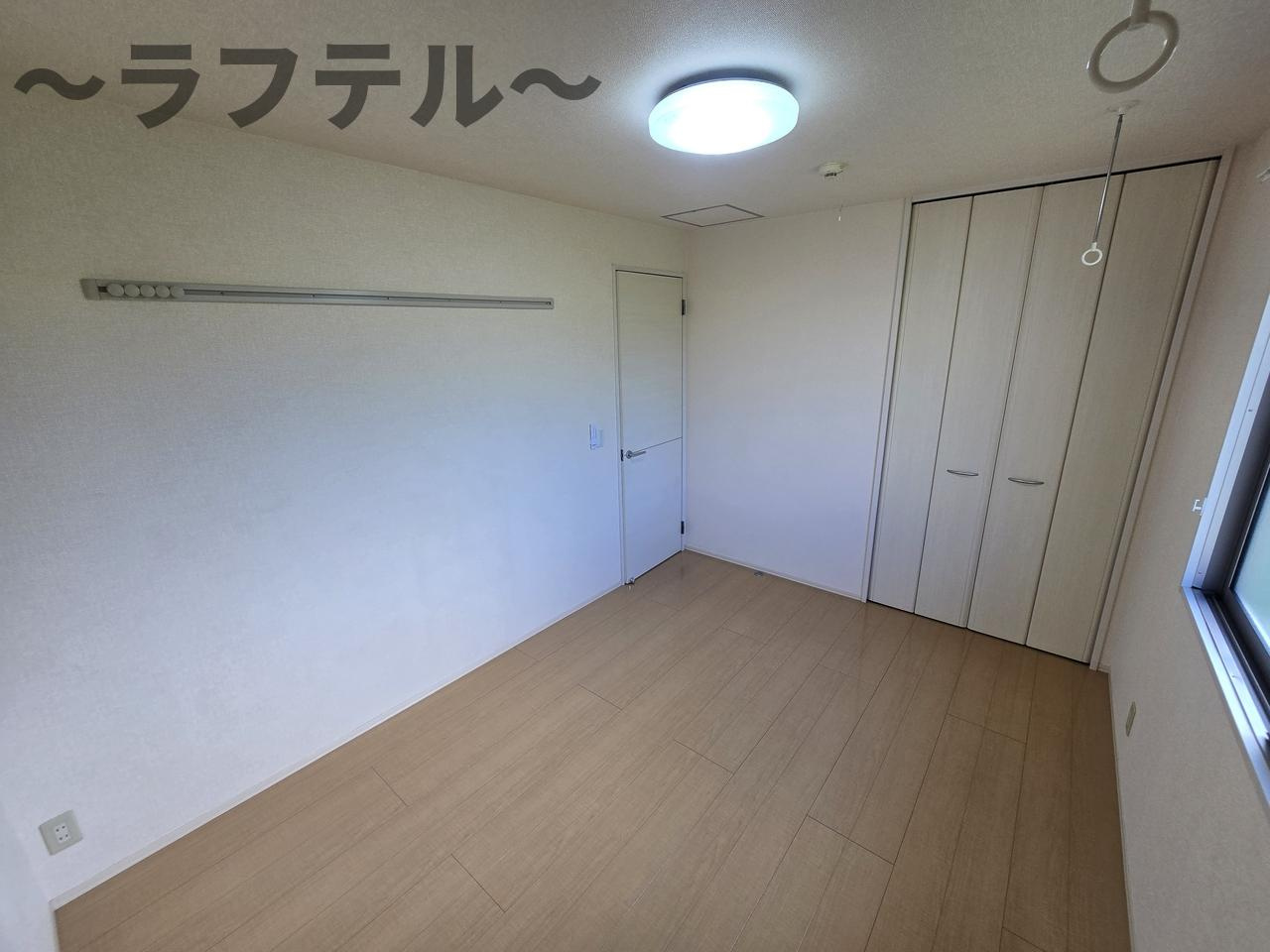 ヴェラハイツ神明の洋室