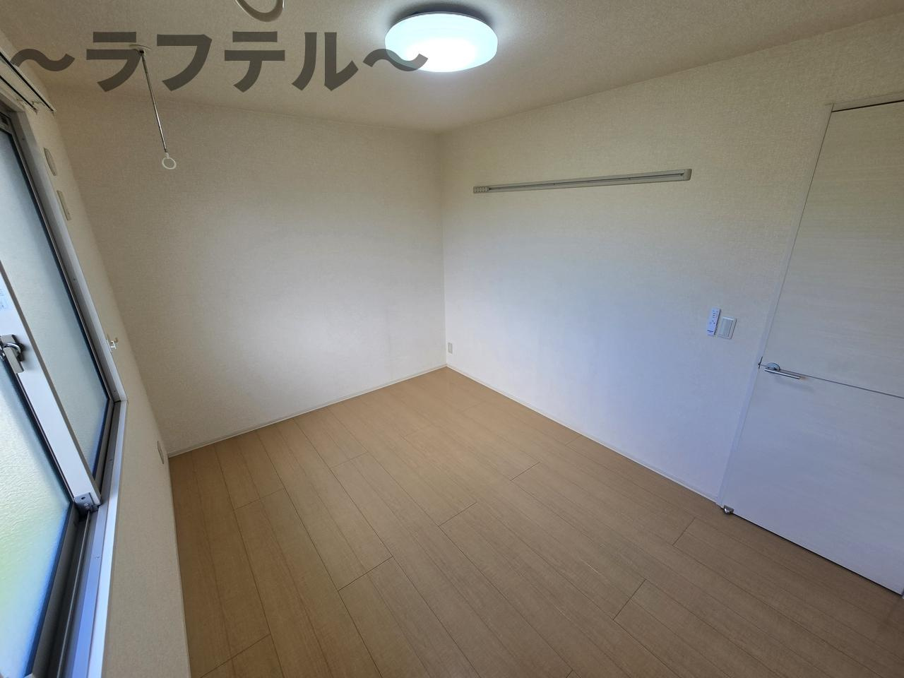 ヴェラハイツ神明の洋室
