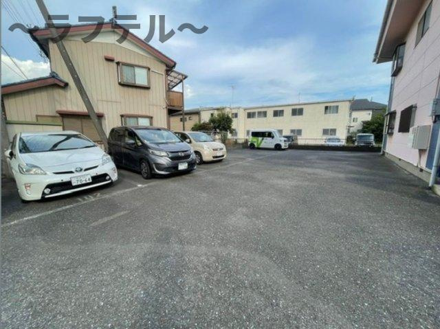 トゥインクル広瀬の駐車場