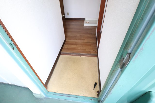 ハイツヨネダの玄関