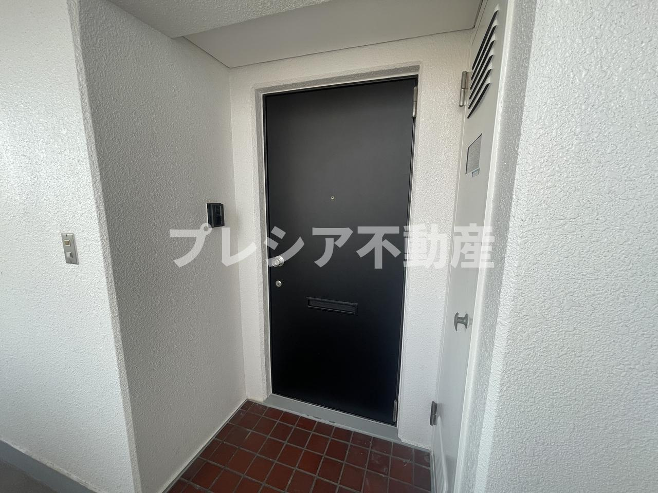 うはらビルの玄関