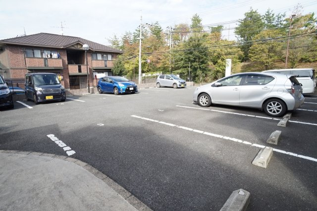 ルミエール南生駒Ⅲの駐車場