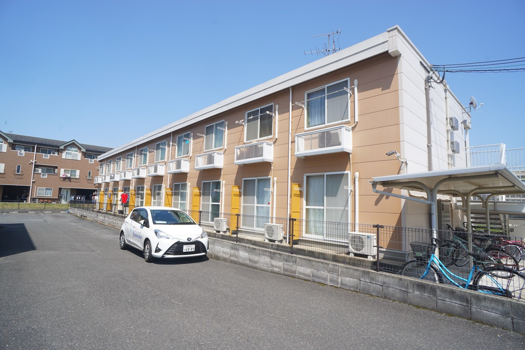 レオパレスビクトアール法隆寺の駐車場