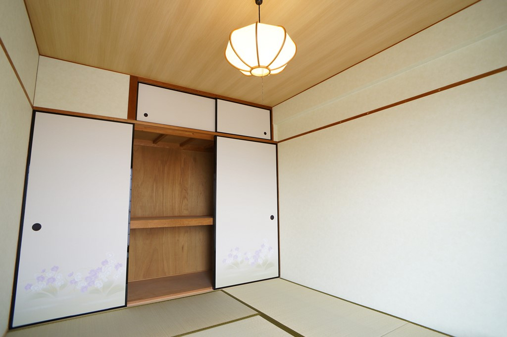 セブンスターマンション学園前の和室