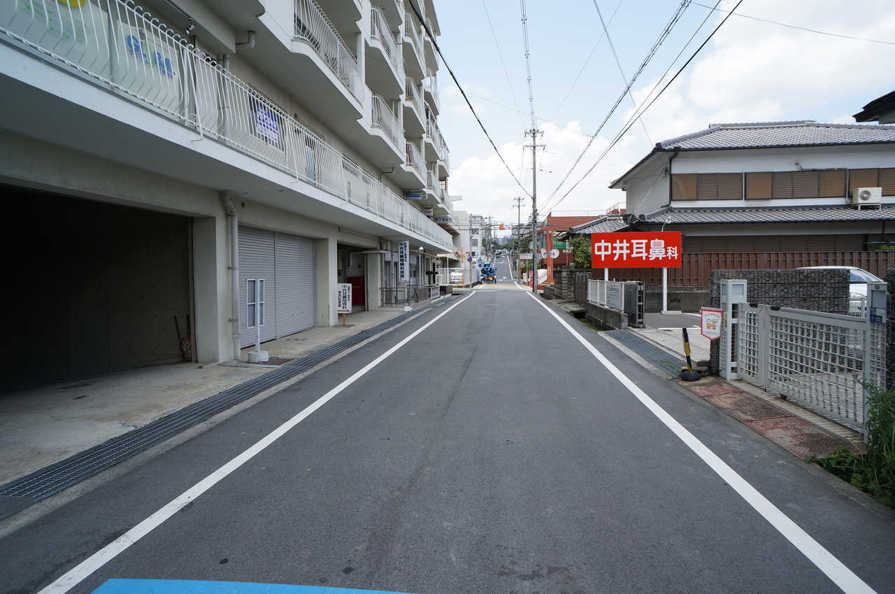 セブンスターマンション学園前の駐車場