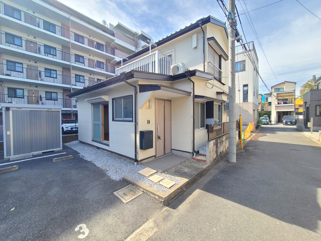 白幡４丁目貸家の駐車場|★敷地内駐車場に空車あり！２台目も相談可能です★