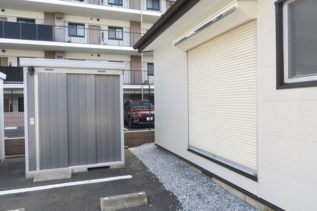 白幡４丁目貸家の庭|★１階にシャッター雨戸を設置★
