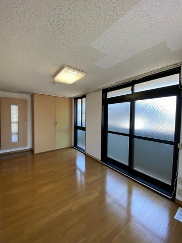 レオパレス二上の寝室
