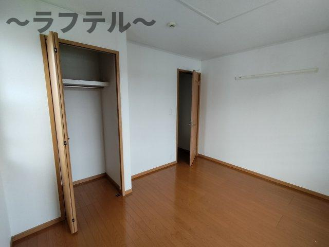 ストロベリーフィールズの洋室