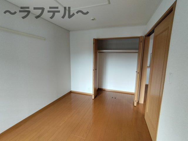 ストロベリーフィールズの洋室