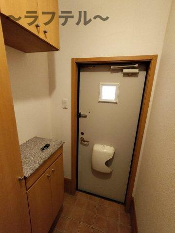 ストロベリーフィールズの玄関