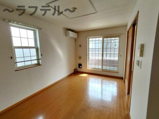 ストロベリーフィールズの居間・リビング